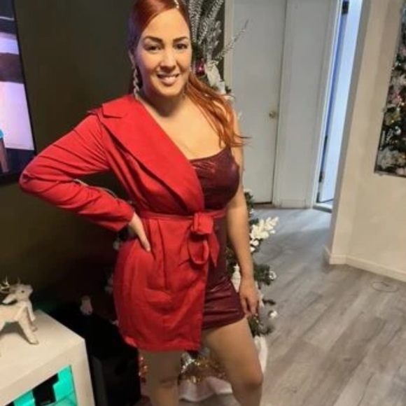 NEW INVENTORY 🎁One Shoulder Asymmetrical Hem Belted Glitter Dress🎁 - Picture 7 of 8